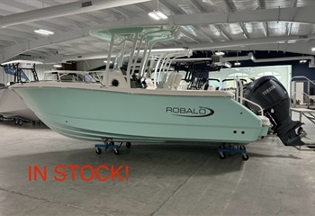 2025 Robalo R232 Explorer Seafoam Boat